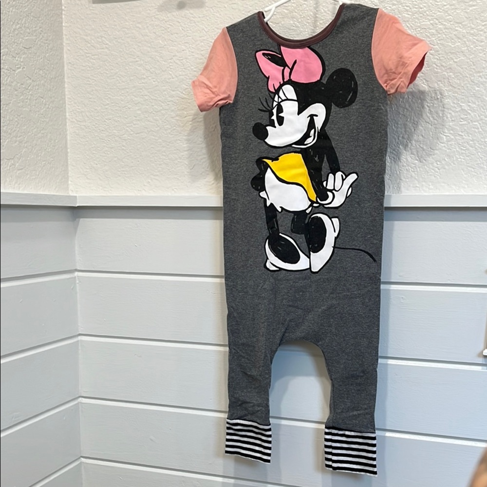 Rags to Raches Gray and Pink Matching Footies